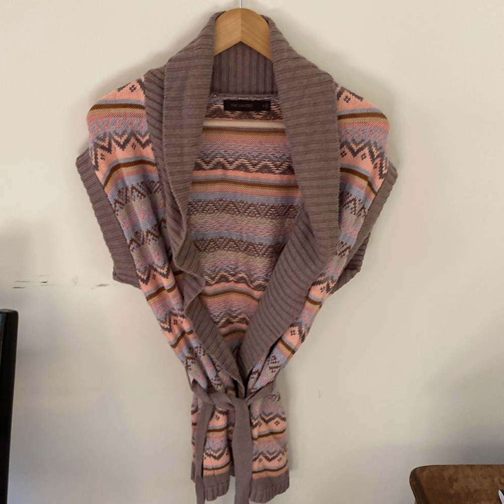 Short sleeve sweater